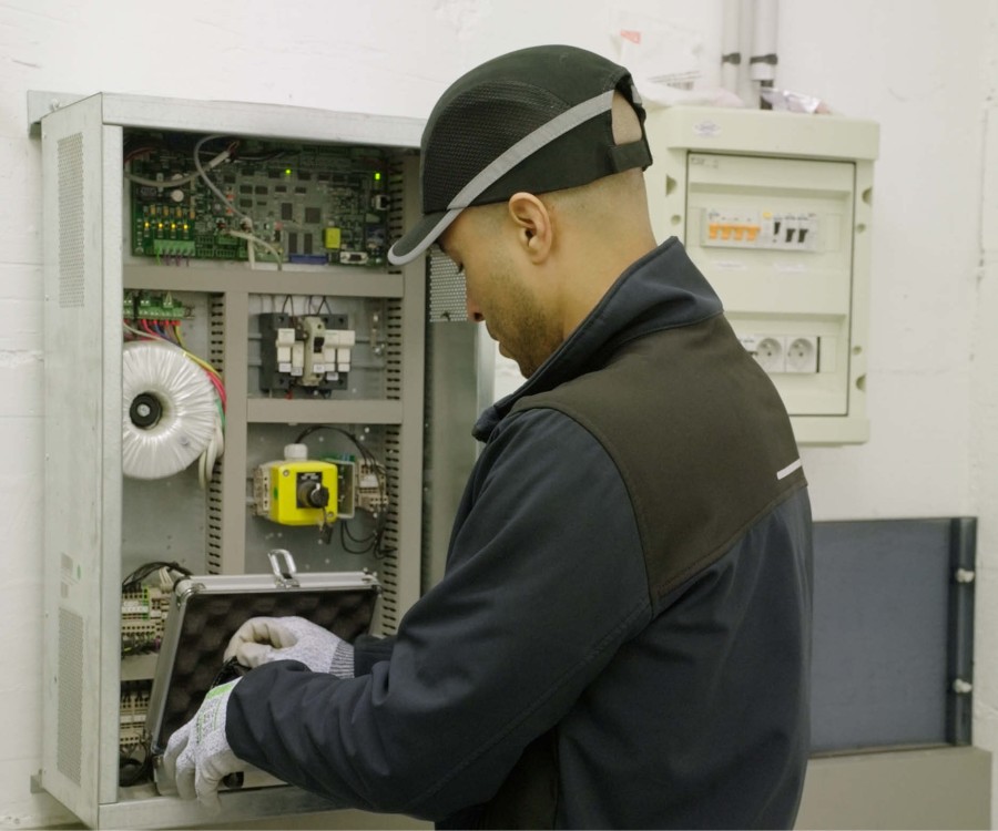 Technicien·ne de maintenance ascenseur - galerie 1